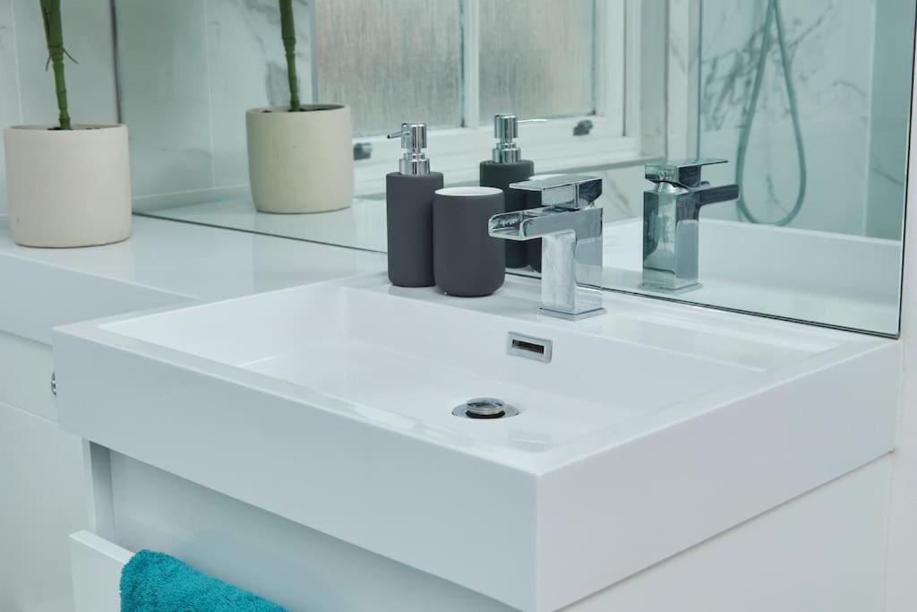 Beautiful Central Apartment Лемингтън Спа Екстериор снимка