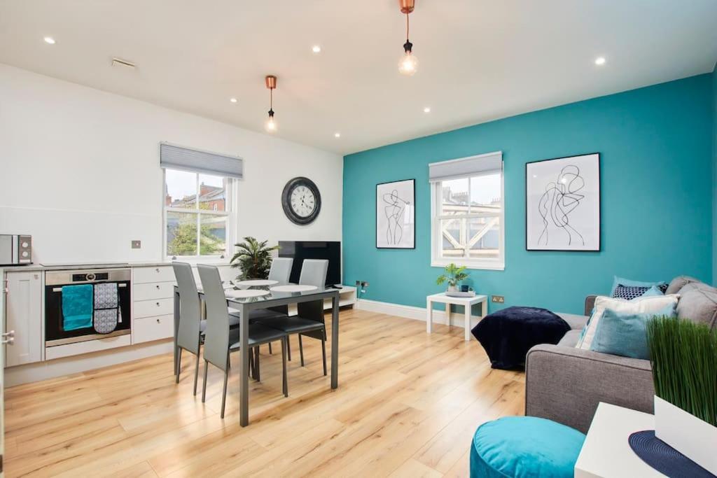 Beautiful Central Apartment Лемингтън Спа Екстериор снимка
